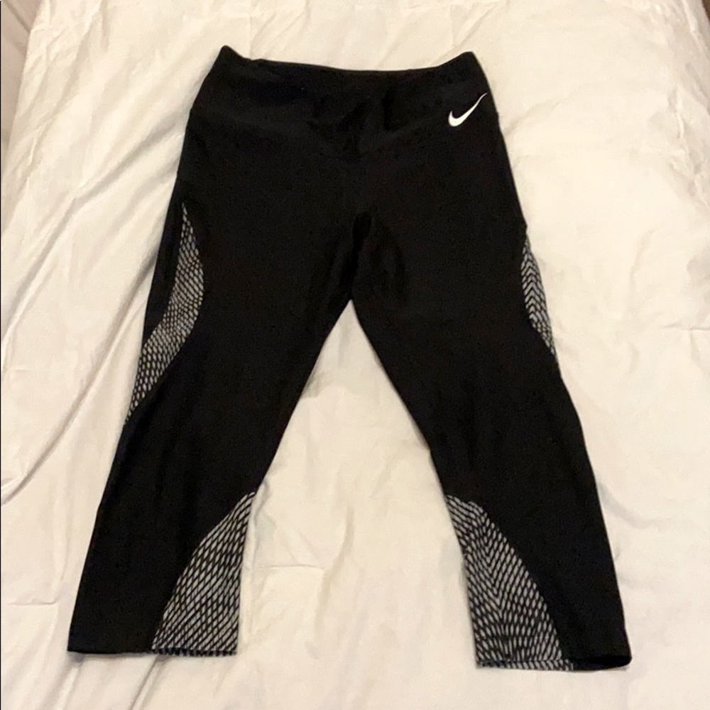 Nike Cropped Workout Leggings